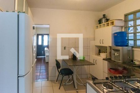 Casa à venda com 70m², 2 quartos e 3 vagas Casa à venda com 70m², 2 quartos e 3 vagasCozinha