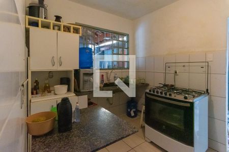 Casa à venda com 70m², 2 quartos e 3 vagas Casa à venda com 70m², 2 quartos e 3 vagasCozinha