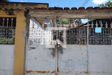 Casa para alugar com 80m², 2 quartos e 1 vaga Casa para alugar com 80m², 2 quartos e 1 vagaFachada