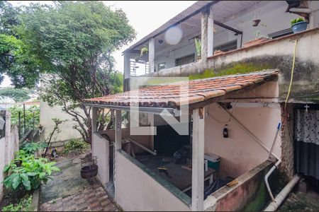 Casa à venda com 160m², 3 quartos e 2 vagas Casa à venda com 160m², 3 quartos e 2 vagasQuintal