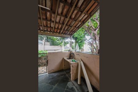 Casa à venda com 160m², 3 quartos e 2 vagas Casa à venda com 160m², 3 quartos e 2 vagasVaranda - Área de Serviço