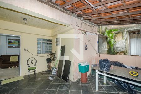 Casa à venda com 160m², 3 quartos e 2 vagas Casa à venda com 160m², 3 quartos e 2 vagasVaranda - Área de Serviço