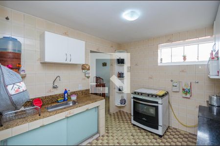 Casa à venda com 160m², 3 quartos e 2 vagas Casa à venda com 160m², 3 quartos e 2 vagasCozinha