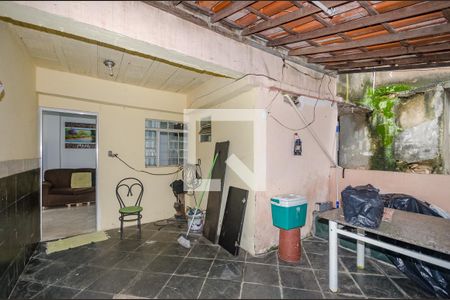 Casa à venda com 160m², 3 quartos e 2 vagas Casa à venda com 160m², 3 quartos e 2 vagasVaranda - Área de Serviço