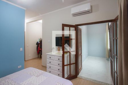 Casa à venda com 225m², 4 quartos e 4 vagasSuíte