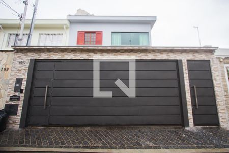 Casa à venda com 225m², 4 quartos e 4 vagasFachada