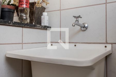 Apartamento à venda com 60m², 2 quartos e 1 vaga Apartamento à venda com 60m², 2 quartos e 1 vagaCozinha e Área de Serviço