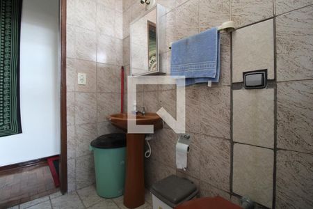 Casa à venda com 121m², 3 quartos e 2 vagasBanheiro