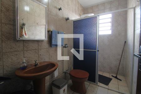 Casa à venda com 121m², 3 quartos e 2 vagasBanheiro