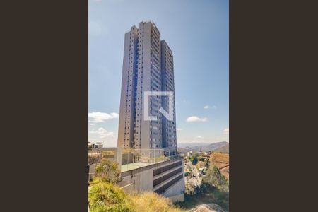 Apartamento à venda com 77m², 2 quartos e 1 vagaFachada