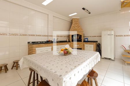 Casa à venda com 175m², 3 quartos e 2 vagas Casa à venda com 175m², 3 quartos e 2 vagasChurrasqueira