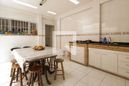 Casa à venda com 175m², 3 quartos e 2 vagas Casa à venda com 175m², 3 quartos e 2 vagasChurrasqueira