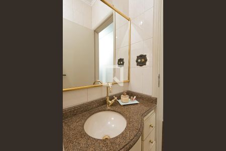 Casa à venda com 175m², 3 quartos e 2 vagas Casa à venda com 175m², 3 quartos e 2 vagasBanheiro