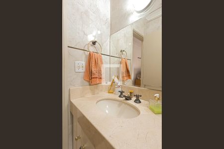 Casa à venda com 175m², 3 quartos e 2 vagas Casa à venda com 175m², 3 quartos e 2 vagasBanheiro da Suíte