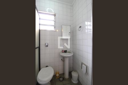 Casa à venda com 143m², 4 quartos e 3 vagasBanheiro de Serviço