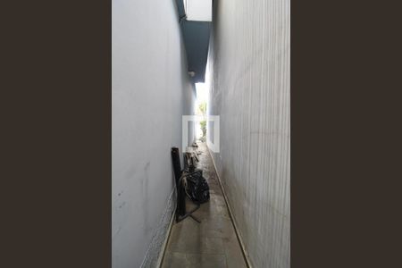 Casa à venda com 143m², 4 quartos e 3 vagasCorredor Externo