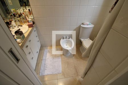 Apartamento à venda com 135m², 3 quartos e 2 vagasBanheiro da suíte 2