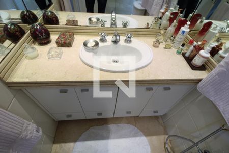 Apartamento à venda com 135m², 3 quartos e 2 vagasBanheiro da suíte 3 - Pia