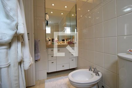 Apartamento à venda com 135m², 3 quartos e 2 vagasBanheiro da suíte 2