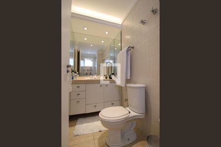 Apartamento à venda com 135m², 3 quartos e 2 vagasBanheiro da suíte 1