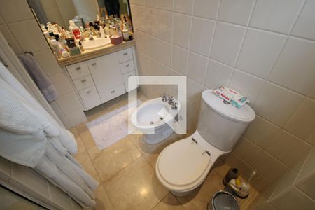 Apartamento à venda com 135m², 3 quartos e 2 vagasBanheiro da suíte 2