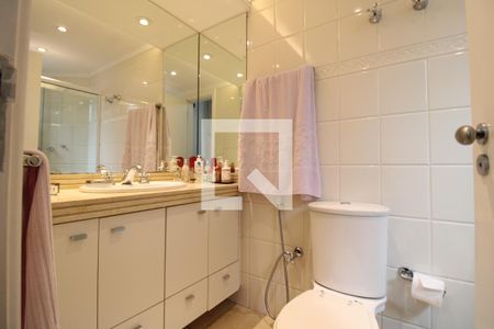 Apartamento à venda com 135m², 3 quartos e 2 vagasBanheiro da suíte 3