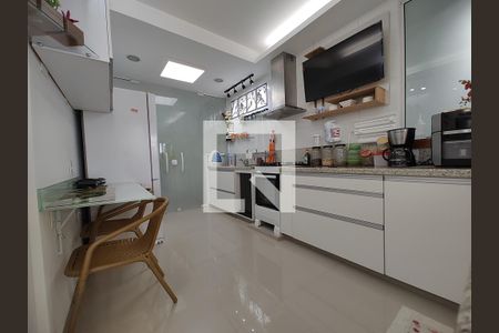 Apartamento à venda com 220m², 4 quartos e 2 vagas Apartamento à venda com 220m², 4 quartos e 2 vagasCozinha - Armários