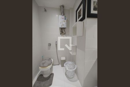 Apartamento à venda com 220m², 4 quartos e 2 vagas Apartamento à venda com 220m², 4 quartos e 2 vagasBanheiro Social