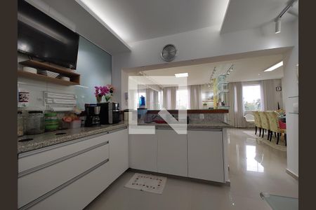 Apartamento à venda com 220m², 4 quartos e 2 vagas Apartamento à venda com 220m², 4 quartos e 2 vagasCozinha - Armários