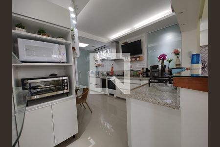 Apartamento à venda com 220m², 4 quartos e 2 vagas Apartamento à venda com 220m², 4 quartos e 2 vagasCozinha - Armários