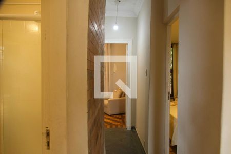 Casa à venda com 250m², 5 quartos e 1 vaga Casa à venda com 250m², 5 quartos e 1 vagaCorredor