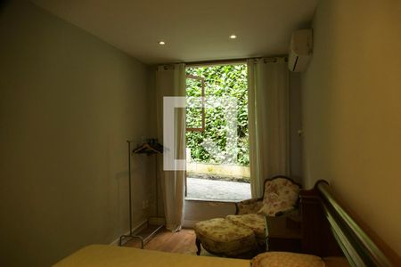 Casa à venda com 250m², 5 quartos e 1 vaga Casa à venda com 250m², 5 quartos e 1 vagaQuarto