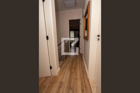 Casa de condomínio à venda com 199m², 4 quartos e 4 vagas Casa de condomínio à venda com 199m², 4 quartos e 4 vagasCorredor