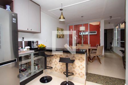 Casa de condomínio à venda com 199m², 4 quartos e 4 vagas Casa de condomínio à venda com 199m², 4 quartos e 4 vagasDetalhe da cozinha