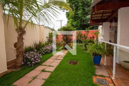 Casa de condomínio à venda com 199m², 4 quartos e 4 vagas Casa de condomínio à venda com 199m², 4 quartos e 4 vagasQuintal