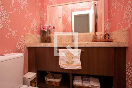 Casa de condomínio à venda com 199m², 4 quartos e 4 vagas Casa de condomínio à venda com 199m², 4 quartos e 4 vagasBanheiro Social