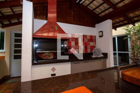 Casa de condomínio à venda com 199m², 4 quartos e 4 vagas Casa de condomínio à venda com 199m², 4 quartos e 4 vagasÁrea - Churrasqueira