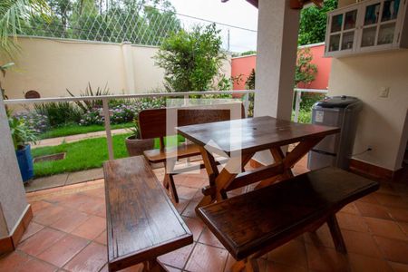 Casa de condomínio à venda com 199m², 4 quartos e 4 vagas Casa de condomínio à venda com 199m², 4 quartos e 4 vagasÁrea gourmet