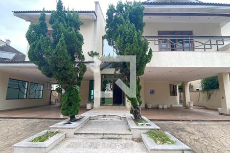 Casa de condomínio para alugar com 954m², 4 quartos e 8 vagasFachada