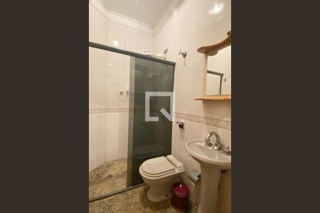 Casa de condomínio para alugar com 954m², 4 quartos e 8 vagasBanheiro de serviço