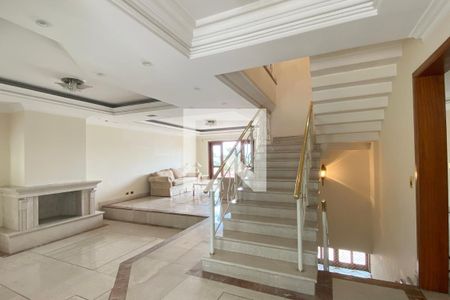 Casa de condomínio para alugar com 954m², 4 quartos e 8 vagasEscada