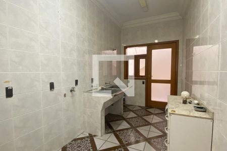 Casa de condomínio para alugar com 954m², 4 quartos e 8 vagasÁrea de Serviço
