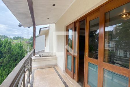 Casa de condomínio para alugar com 954m², 4 quartos e 8 vagassacada da sala