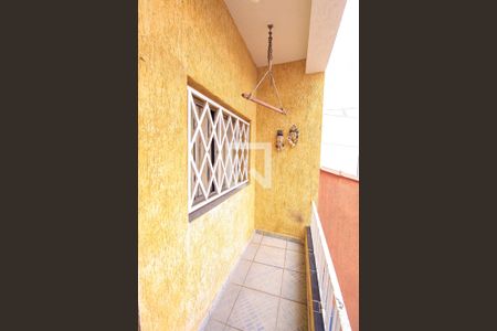 Casa à venda com 131m², 2 quartos e 2 vagas Casa à venda com 131m², 2 quartos e 2 vagasEntrada