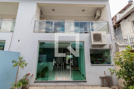 Casa à venda com 265m², 4 quartos e 3 vagasQuintal