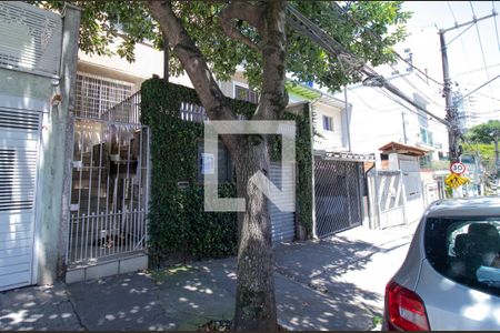 Casa à venda com 200m², 3 quartos e 1 vaga Casa à venda com 200m², 3 quartos e 1 vagaFachada