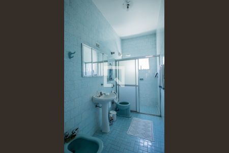 Casa à venda com 200m², 3 quartos e 1 vaga Casa à venda com 200m², 3 quartos e 1 vagaBanheiro