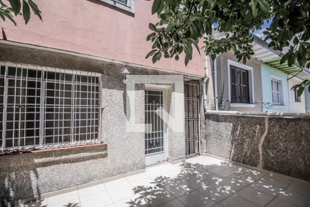 Casa à venda com 200m², 3 quartos e 1 vaga Casa à venda com 200m², 3 quartos e 1 vagaVaranda