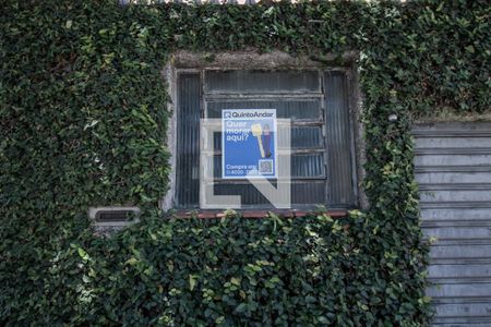 Casa à venda com 200m², 3 quartos e 1 vaga Casa à venda com 200m², 3 quartos e 1 vagaFachada