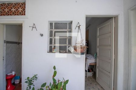 Casa à venda com 200m², 3 quartos e 1 vaga Casa à venda com 200m², 3 quartos e 1 vagaQuintal e Área de Serviço